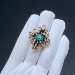 Van Cleef Arpels Bouton D'or Ring Yellow Gold, Chrysoprase Onyx VCARO9MW00