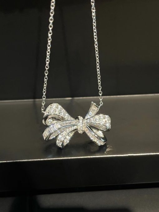 Graff Tildas Bow Classic Diamond Pendant RGP564