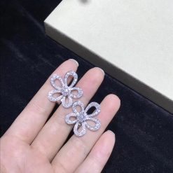 Van Cleef Arpels Flowerlace Earrings White Gold Diamond VCARP05100