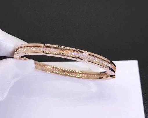 Bvlgari B.zero1 Bangle Bracelet Rose Gold Set with Pavé Diamonds on the Spiral 351399