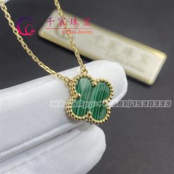 Van Cleef & Arpels Vintage Alhambra Pendant Malachite VCARO9VA00