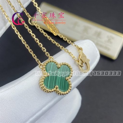 Van Cleef & Arpels Vintage Alhambra Pendant Malachite VCARO9VA00