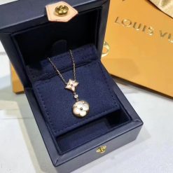 Louis Vuitton Color Blossom Necklace Pink Mother-of-pearl and White Mother-of-pearl Q94355