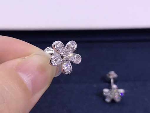 Van Cleef & Arpels Socrate earstuds 1 flower White gold Diamond VCARG44100