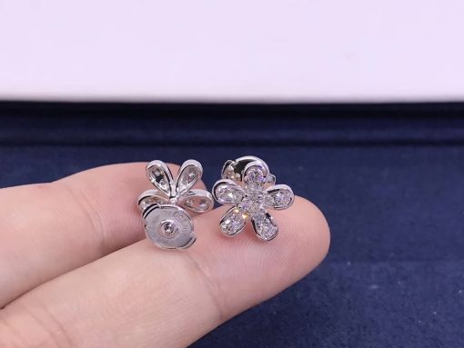 Van Cleef & Arpels Socrate earstuds 1 flower White gold Diamond VCARG44100