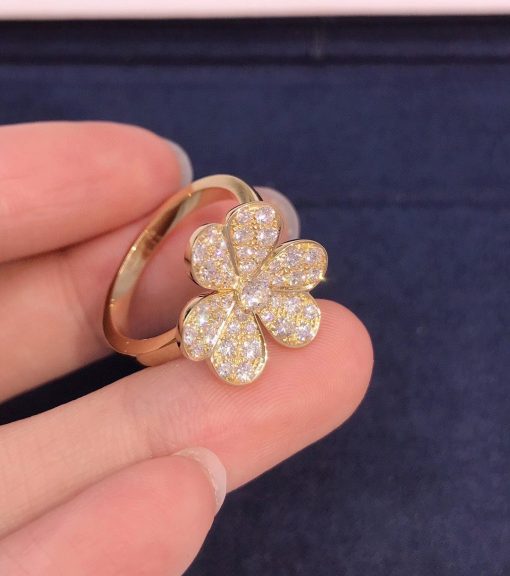 Van Cleef & Arpels Frivole ring, 1 flower, small model 18K yellow gold, Diamond VCARP2V000