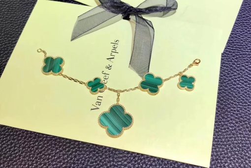 Van Cleef & Arpels Magic Alhambra Bracelet 5 Motifs Malachite VCARO3AU00