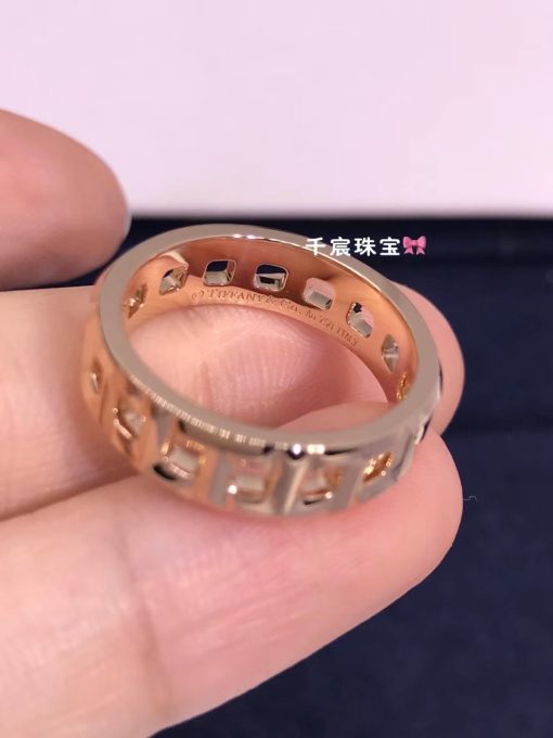 Tiffany T True Wide Ring Rose Gold 63064300