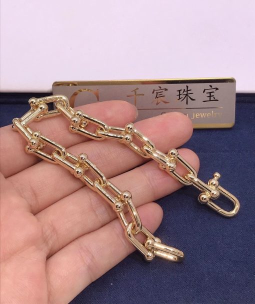 Tiffany HardWear Medium Link Bracelet in Yellow Gold 70881683