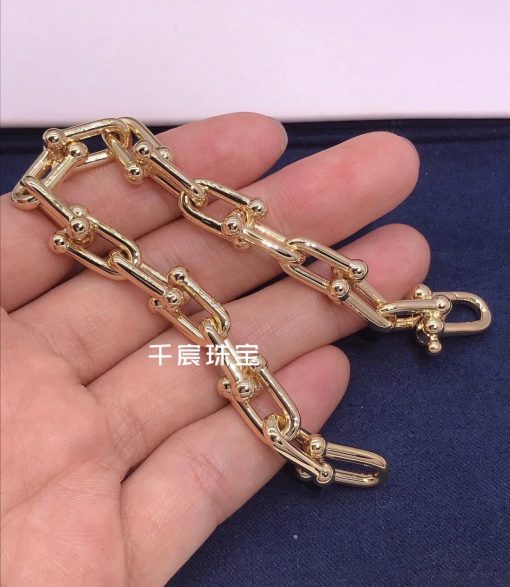 Tiffany HardWear Medium Link Bracelet in Yellow Gold 70881683