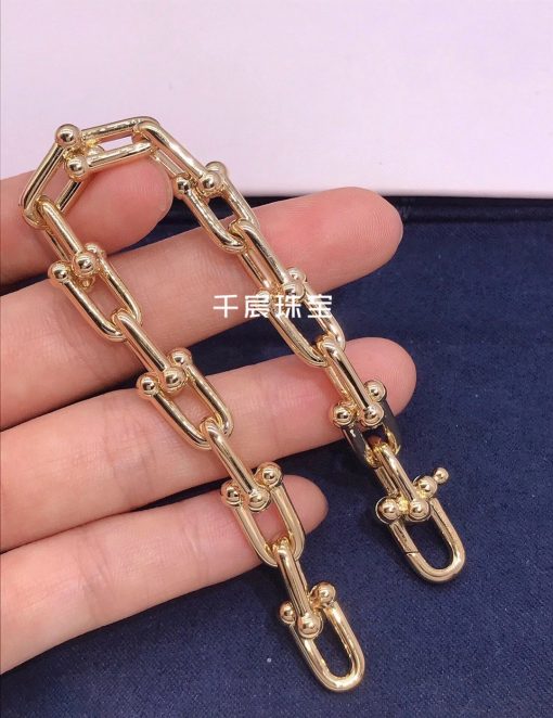 Tiffany HardWear Medium Link Bracelet in Yellow Gold 70881683