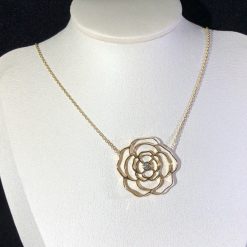 Chanel Pétales de Camélia Necklace 18k Yellow Gold Diamonds J11668