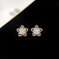 Graff Wild Flower Small Diamond Stud Earrings RGE1669