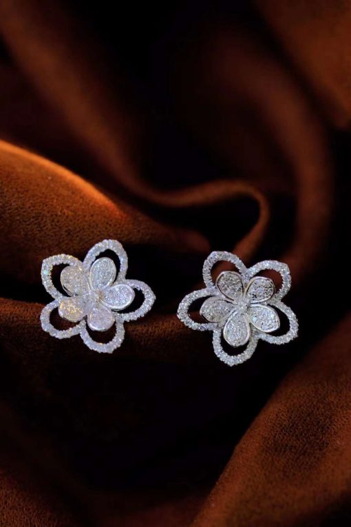 Graff Wild Flower Large Diamond Stud Earrings RGE1719