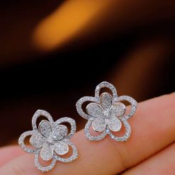 Graff Wild Flower Large Diamond Stud Earrings RGE1719