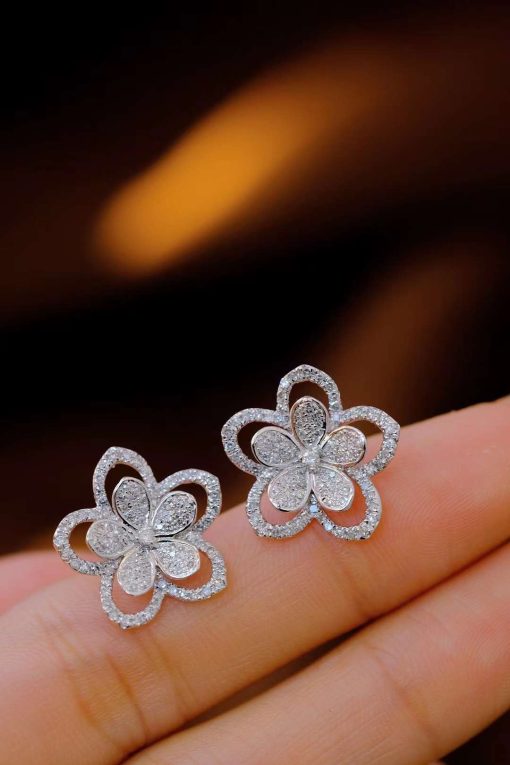 Graff Wild Flower Large Diamond Stud Earrings RGE1719