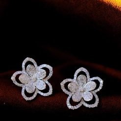 Graff Wild Flower Large Diamond Stud Earrings RGE1719