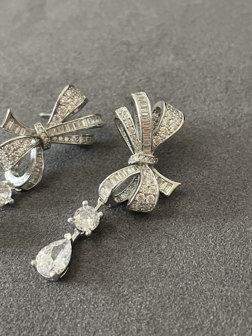 Graff Tilda’s Bow Classic Diamond Drop Earrings RGE1276