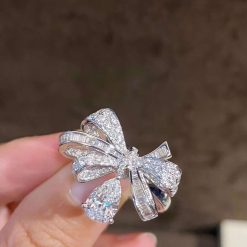 Graff Tilda’s Bow Classic Diamond Ring RGR566