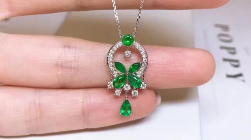 Graff Classic Butterfly Emeralds Suspension RGP271