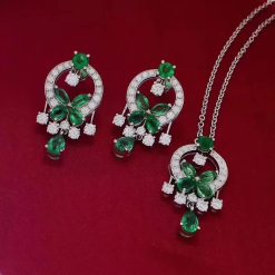 Graff Classic Butterfly Emeralds Suspension RGP271