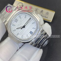 Patek Philippe Nautilus 7118/1200A-010 'Ladies' Stainless Steel Silver Dial Diamond Bezel